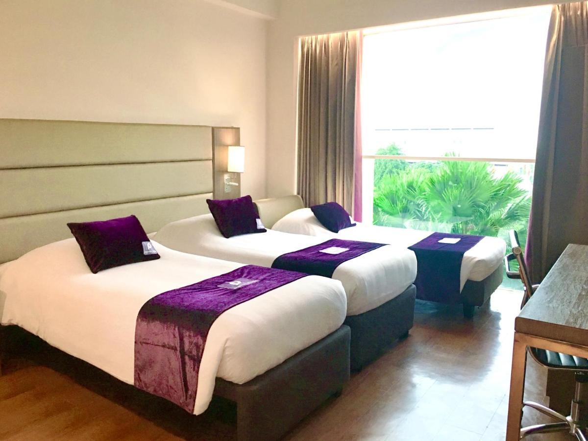 Premier Place Surabaya Airport Сидоарджо Экстерьер фото