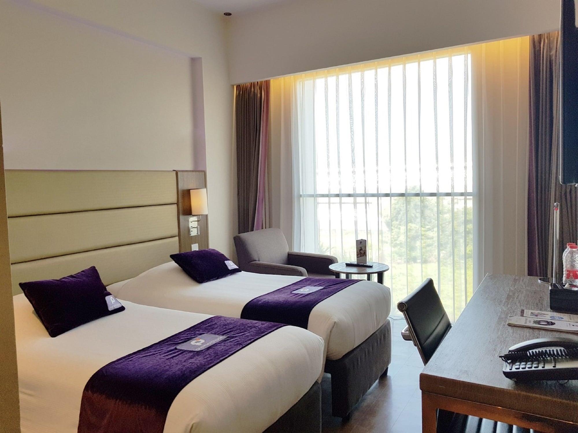 Premier Place Surabaya Airport Сидоарджо Экстерьер фото